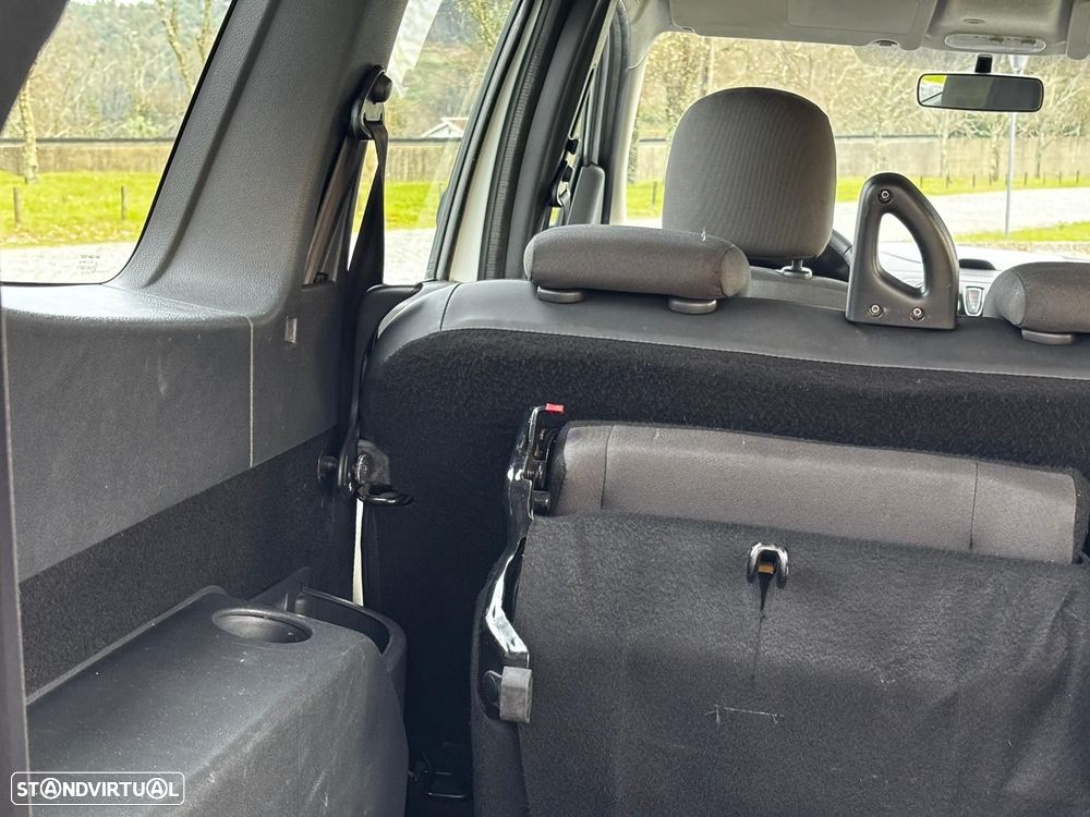 Dacia Lodgy 1.5 dCi Confort 7L - 21