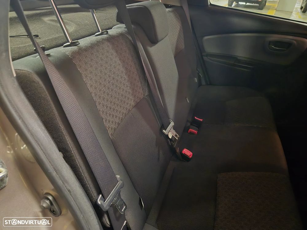 Toyota Yaris 1.0 VVT-i ACtive+AC - 33