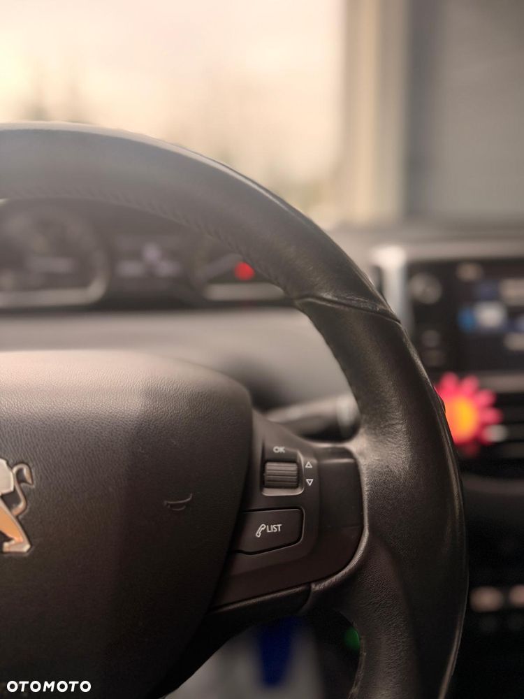 Peugeot 2008 1.2 Pure Tech Access - 31