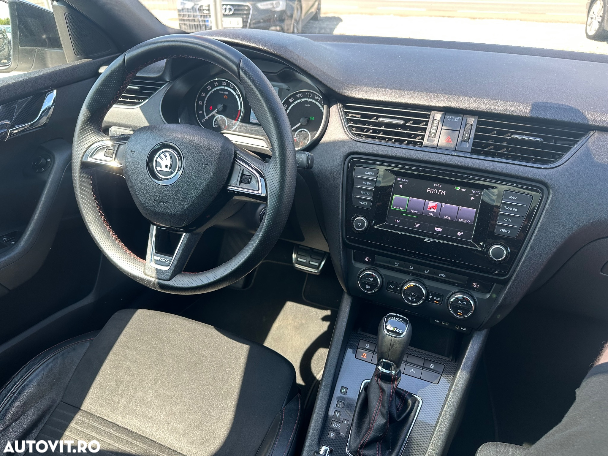 Skoda Octavia 2.0 TDI DSG RS - 8