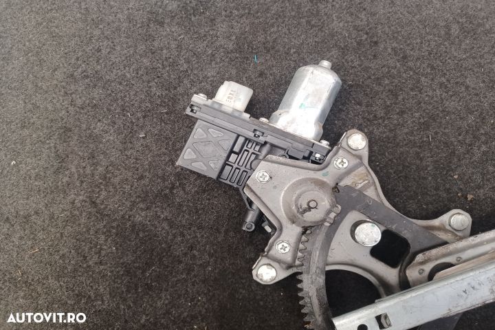 Macara geam fata stanga electrica 988101J110 988101J110 Hyundai i20 2 - 6
