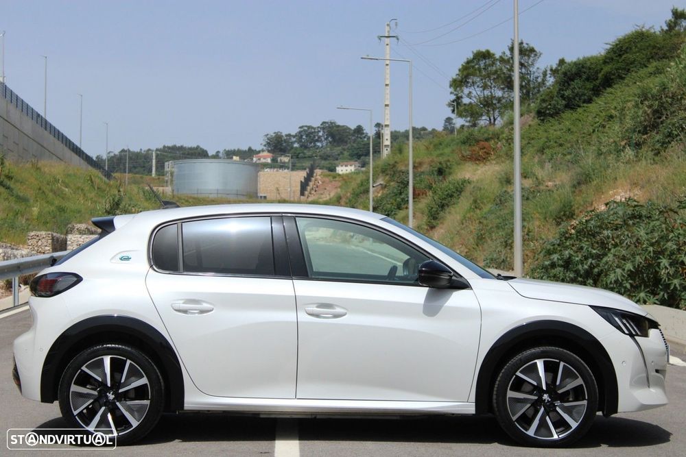 Peugeot e-208 50 kWh GT Pack - 16