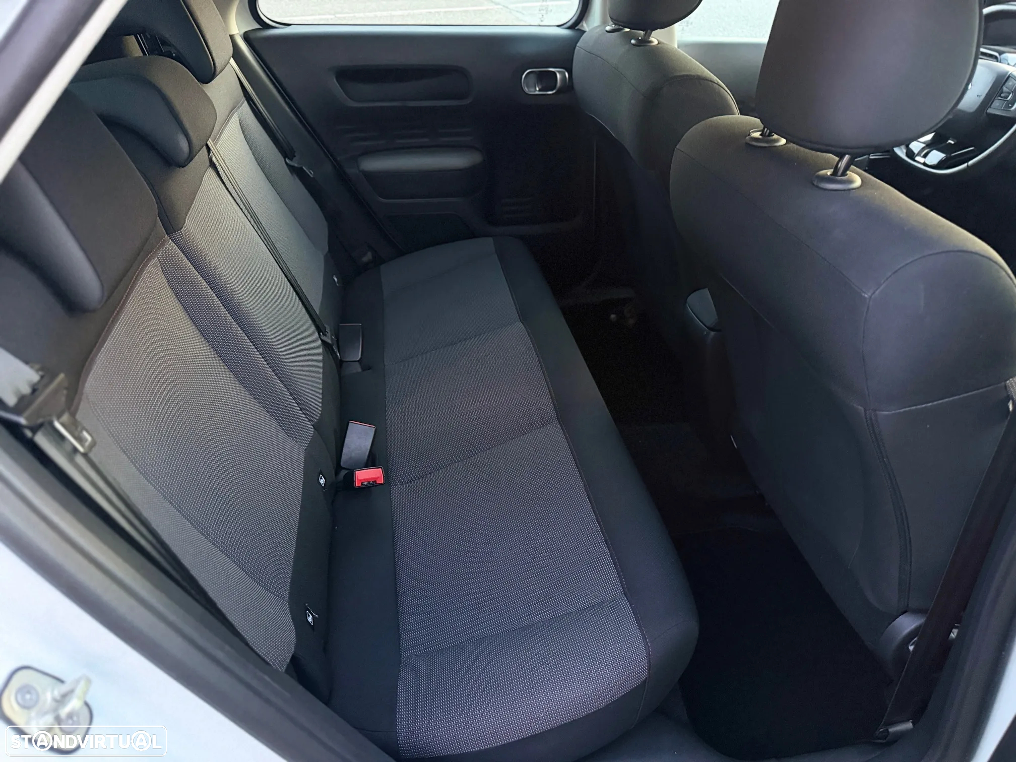Citroën C4 Cactus 1.2 PureTech Shine EAT6 - 10