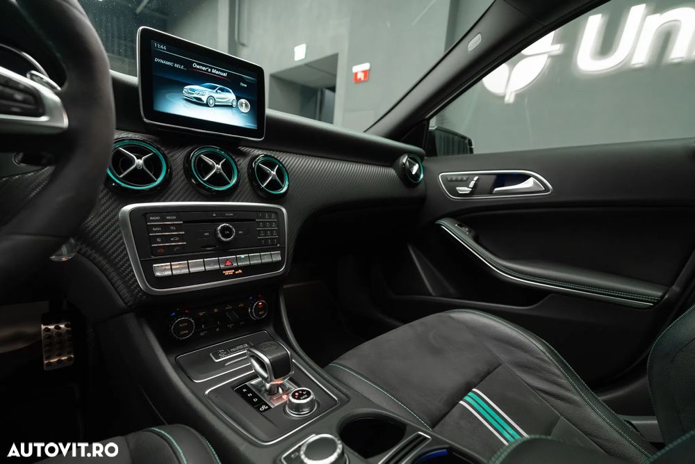 Mercedes-Benz A 45 AMG 4Matic AMG Speedshift 7G-DCT PETRONAS 2015 World Champion Edition - 22