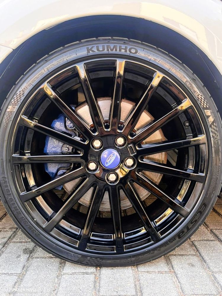 Ford Focus 2.5 T RS - 12