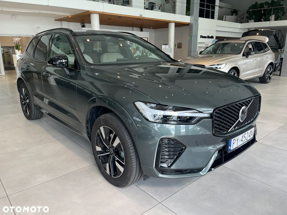 Volvo XC 60 B5 B AWD Plus Dark - 4