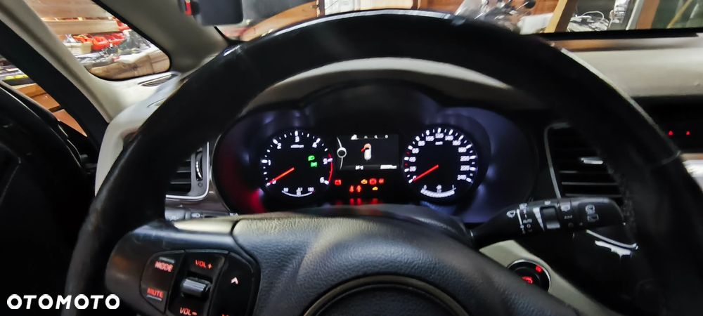 Kia Carens 1.7 CRDi L 7os - 11