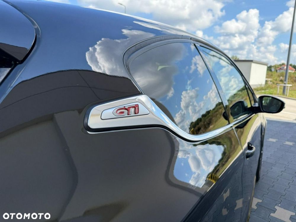 Peugeot 208 - 9
