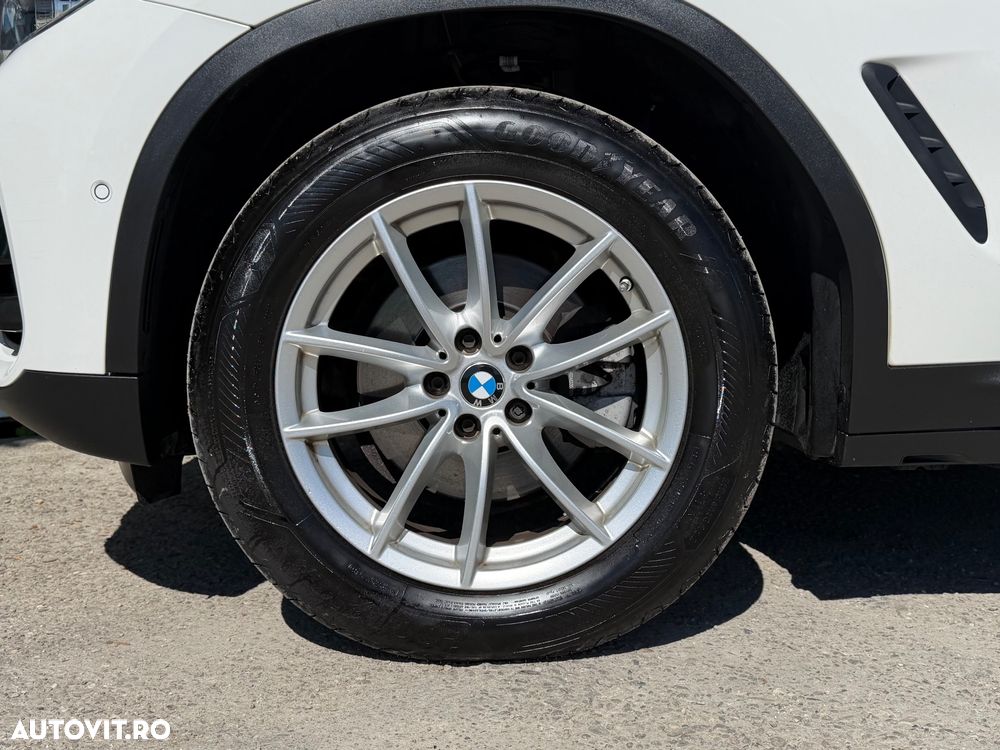 BMW X3 xDrive20i Aut. Advantage - 31