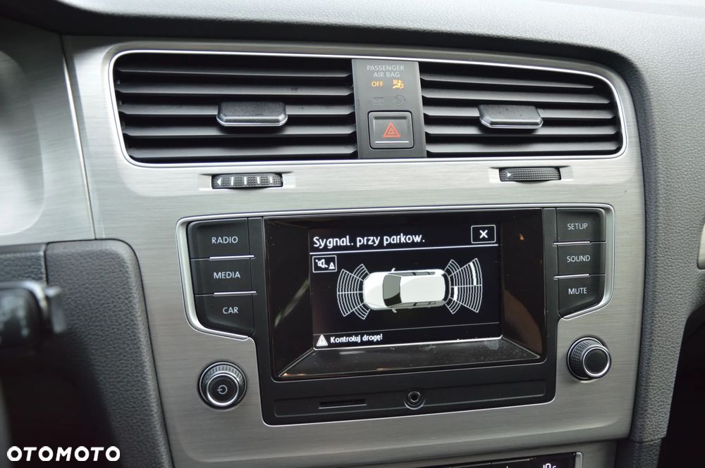 Volkswagen Golf - 20
