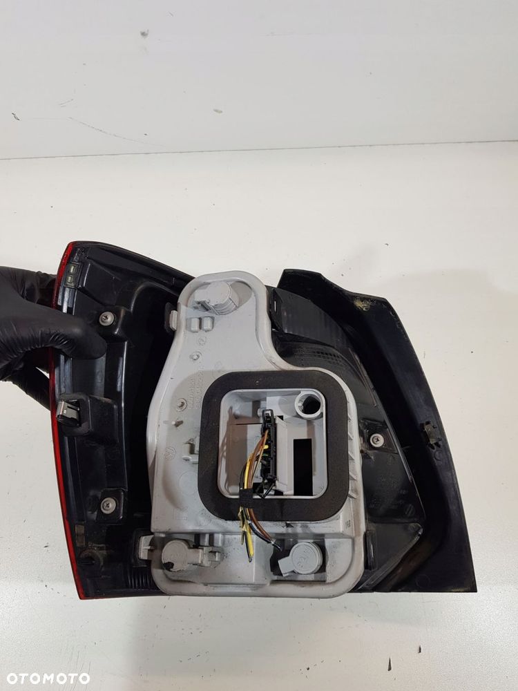 lampa prawy tył vw polo v 13r 3d 6r0945258a - 7