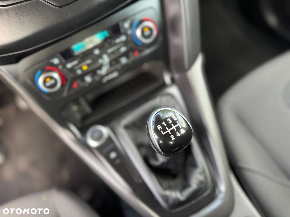 Ford Focus 1.6 Gold X - 23