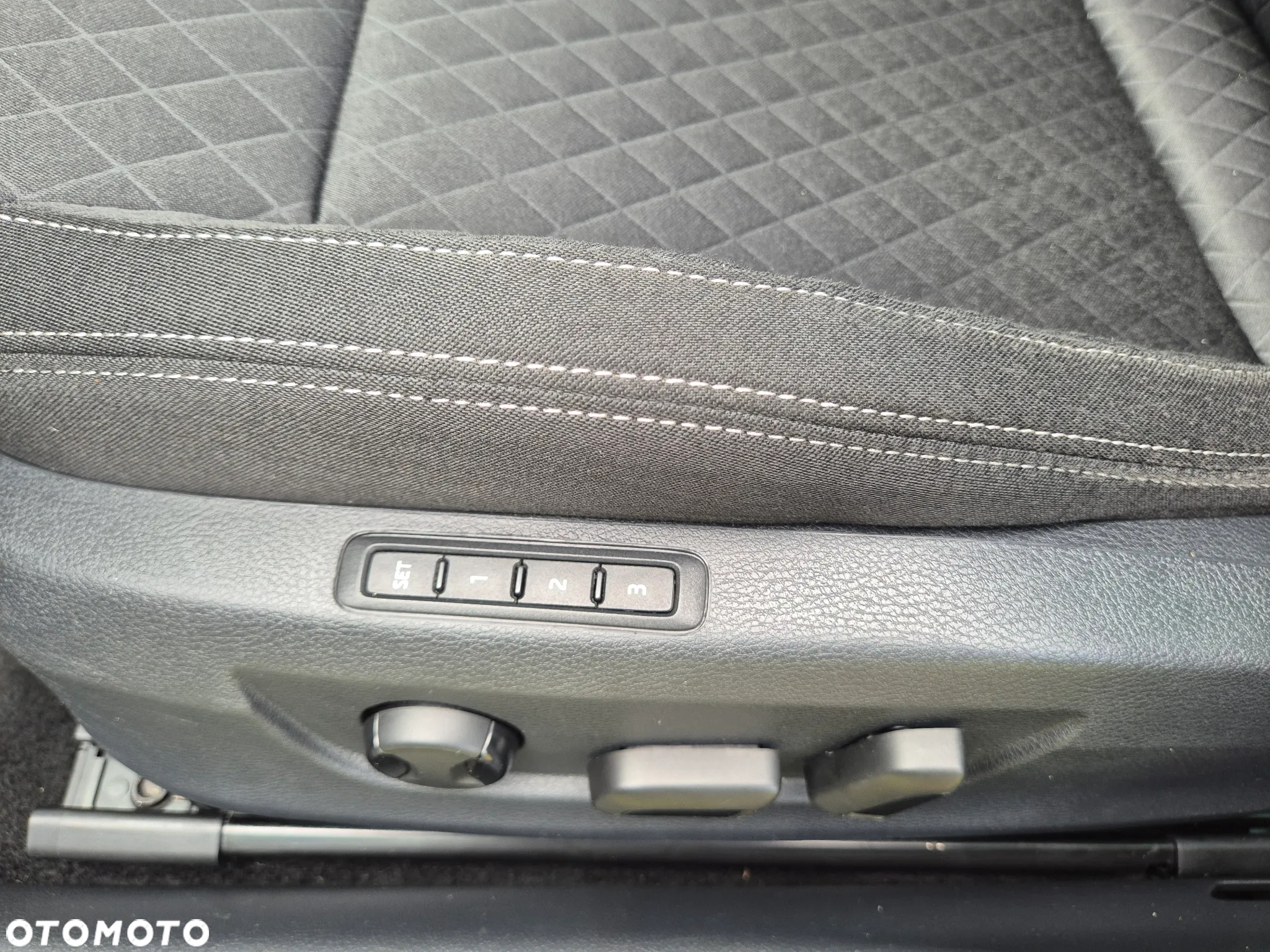 Skoda Superb 2.0 TDI SCR Style DSG - 27