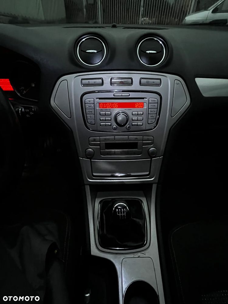 Ford Mondeo 2.0 TDCi Ambiente - 9