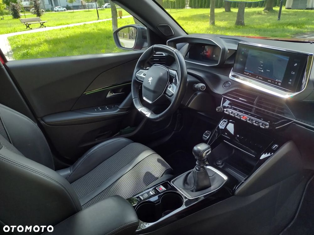 Peugeot 2008 1.5 BlueHDi GT Line S&S - 16