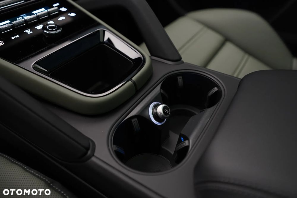Porsche Cayenne - 22