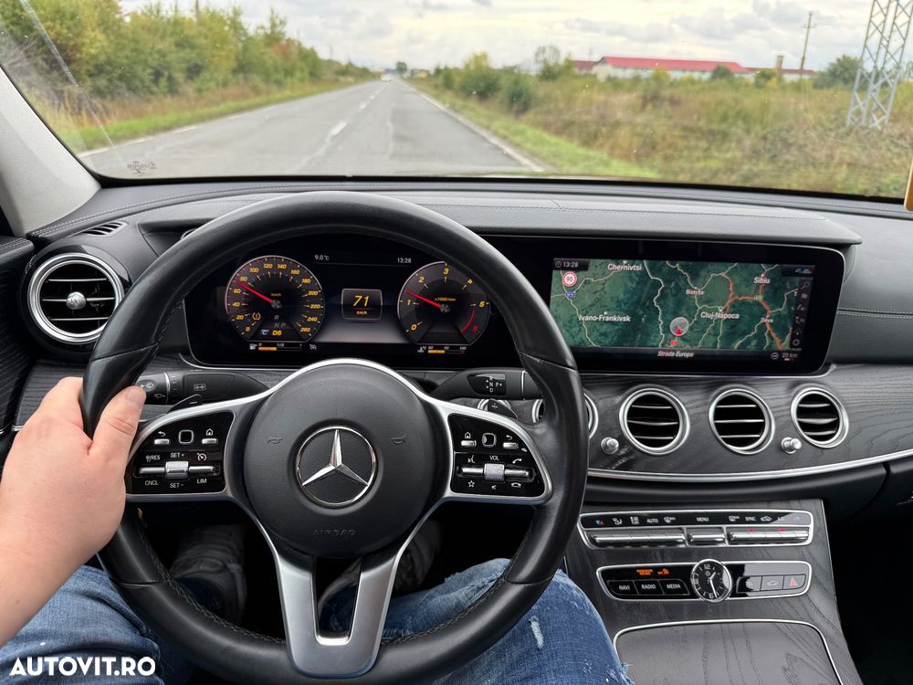 Mercedes-Benz E 220 d 4Matic T 9G-TRONIC Avantgarde - 10