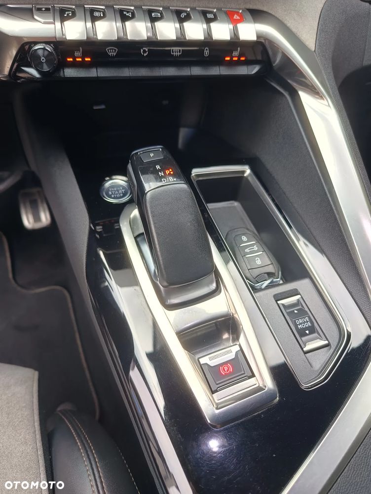 Peugeot 3008 225 e-EAT8 GT Pack - 11