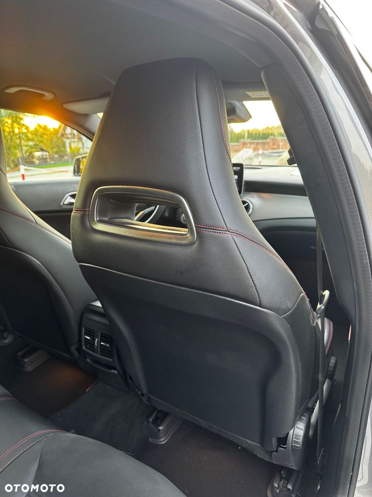 Mercedes-Benz GLA 200 7G-DCT AMG Line - 9