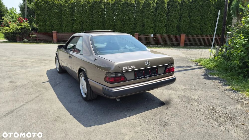 Mercedes-Benz W124 (1984-1993) - 3