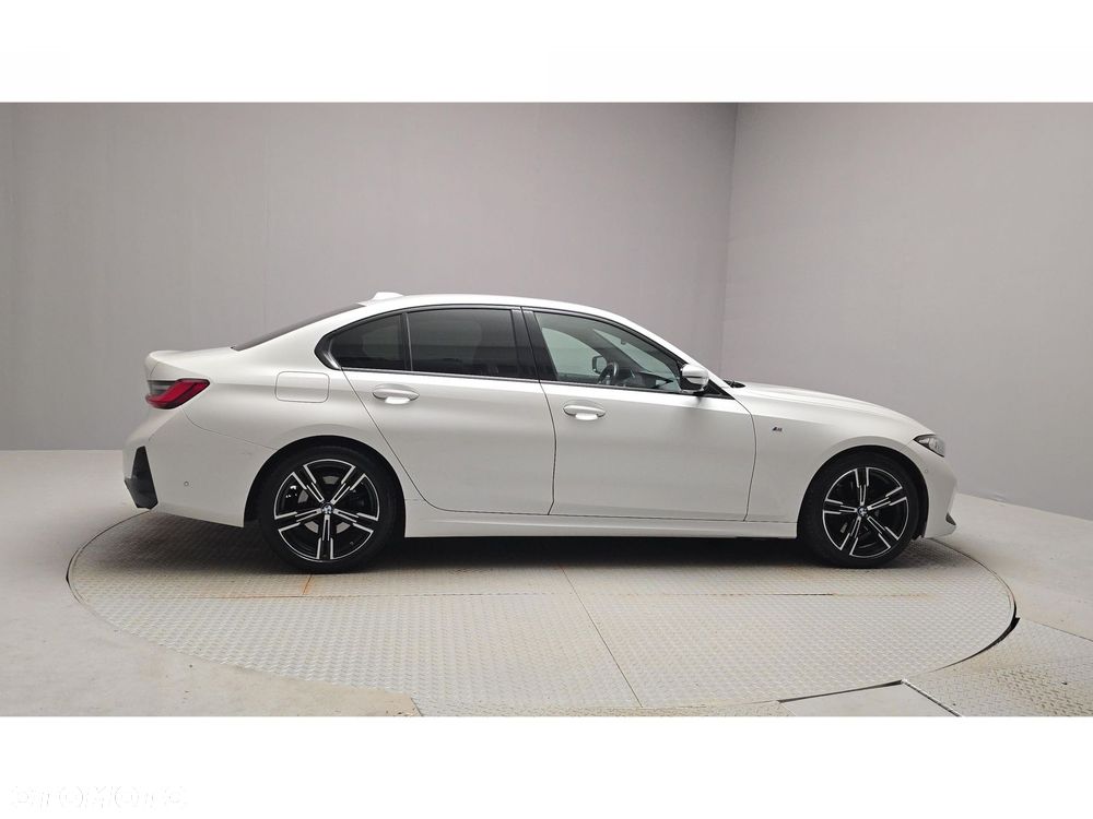 BMW Seria 3 320d xDrive mHEV M Sport - 6
