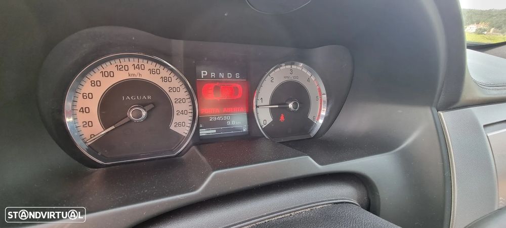 Jaguar XF 2.7 D V6 Premium Luxury - 10