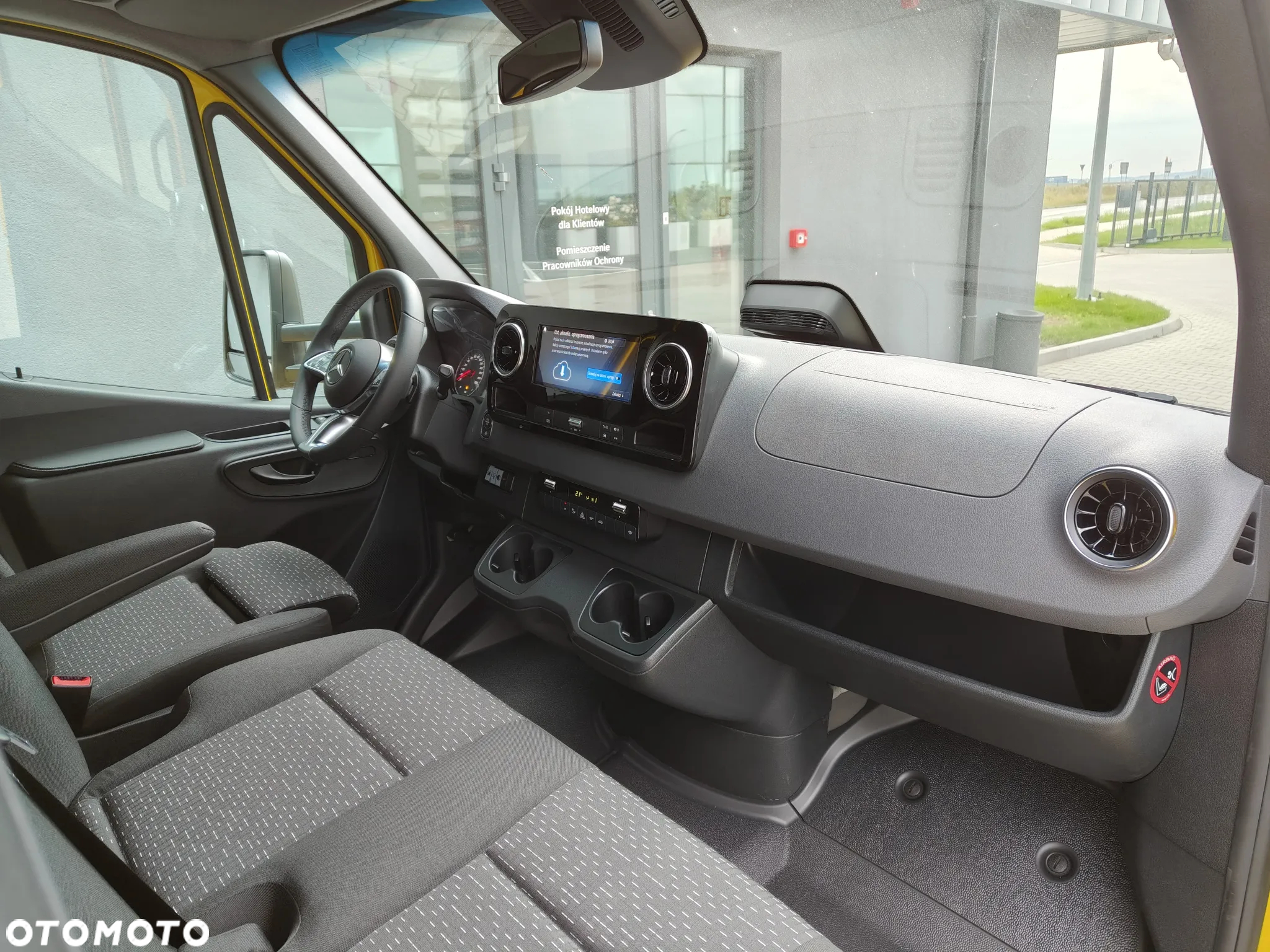 Mercedes-Benz Sprinter - 15