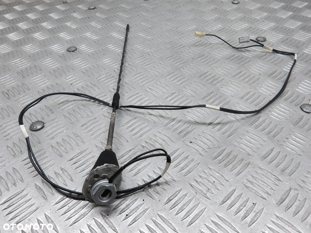 TOYOTA YARIS II 05-09 HB 5D ANTENA DACHOWA - 2