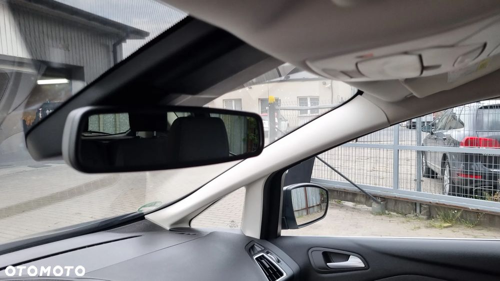 Ford C-MAX 2.0 TDCi Start-Stop-System Titanium - 39