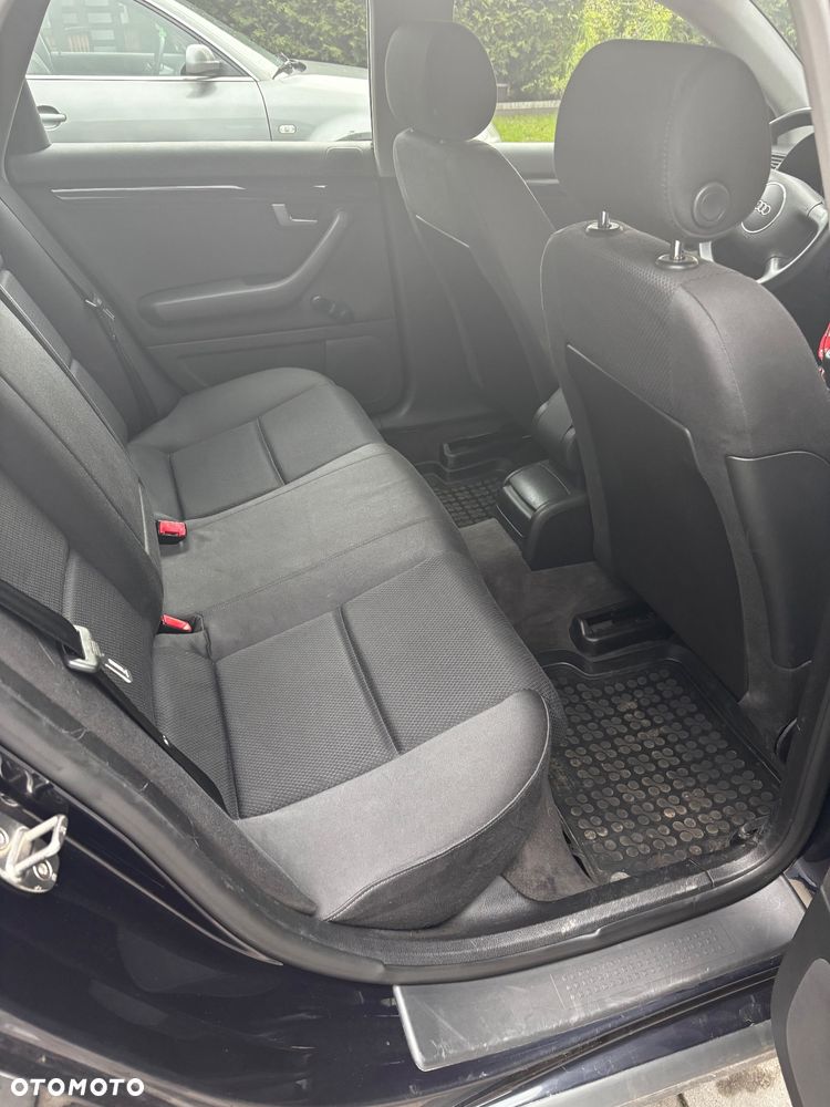 Audi A4 Limousine - 5