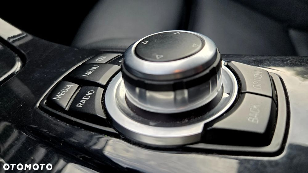 BMW Seria 5 520d Luxury Line - 24