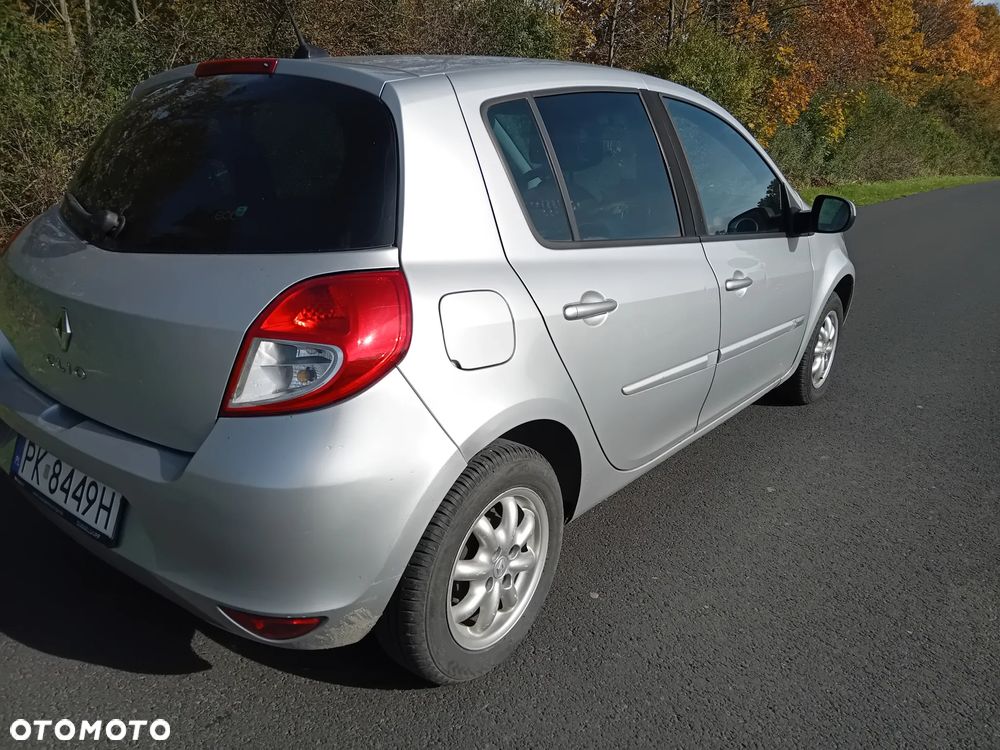 Renault Clio 1.5 dCi Alize - 13