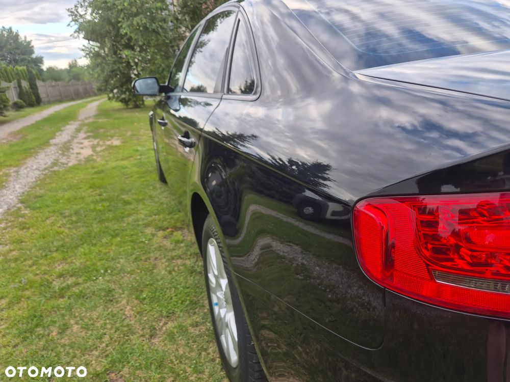 Audi A4 Limousine - 12