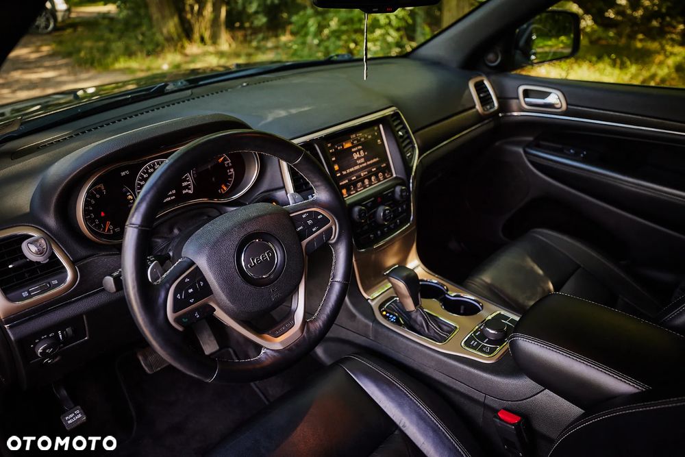 Jeep Grand Cherokee - 19