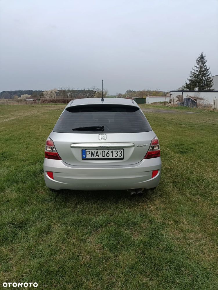 Honda Civic 1.6i ES - 5