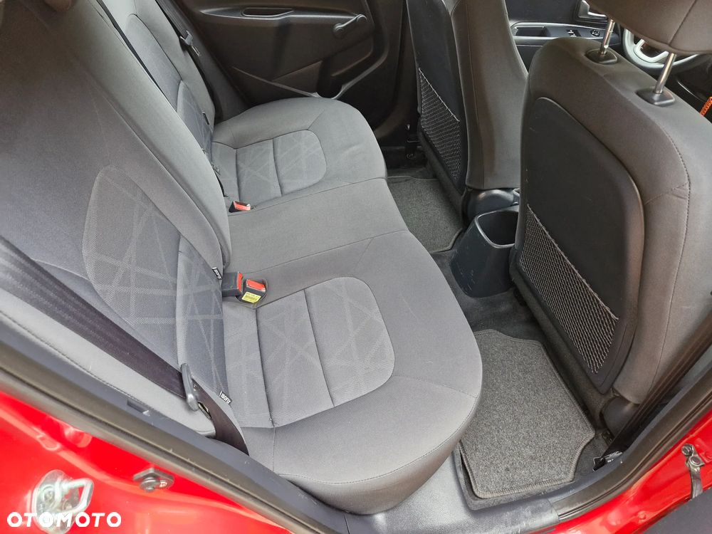 Kia Rio 1.4 Fifa World Cup Edition - 8