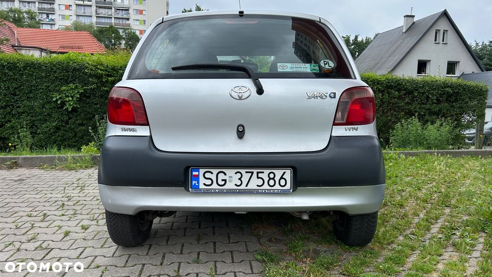 Toyota Yaris 1.0 Luna - 4