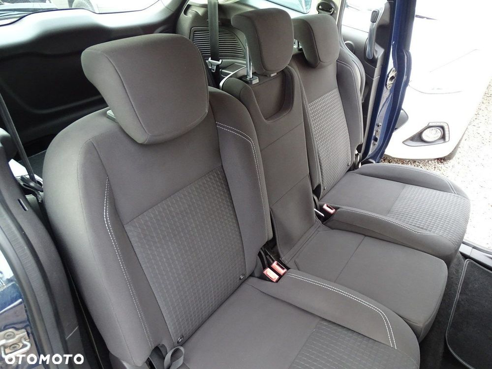 Ford Grand C-MAX - 27