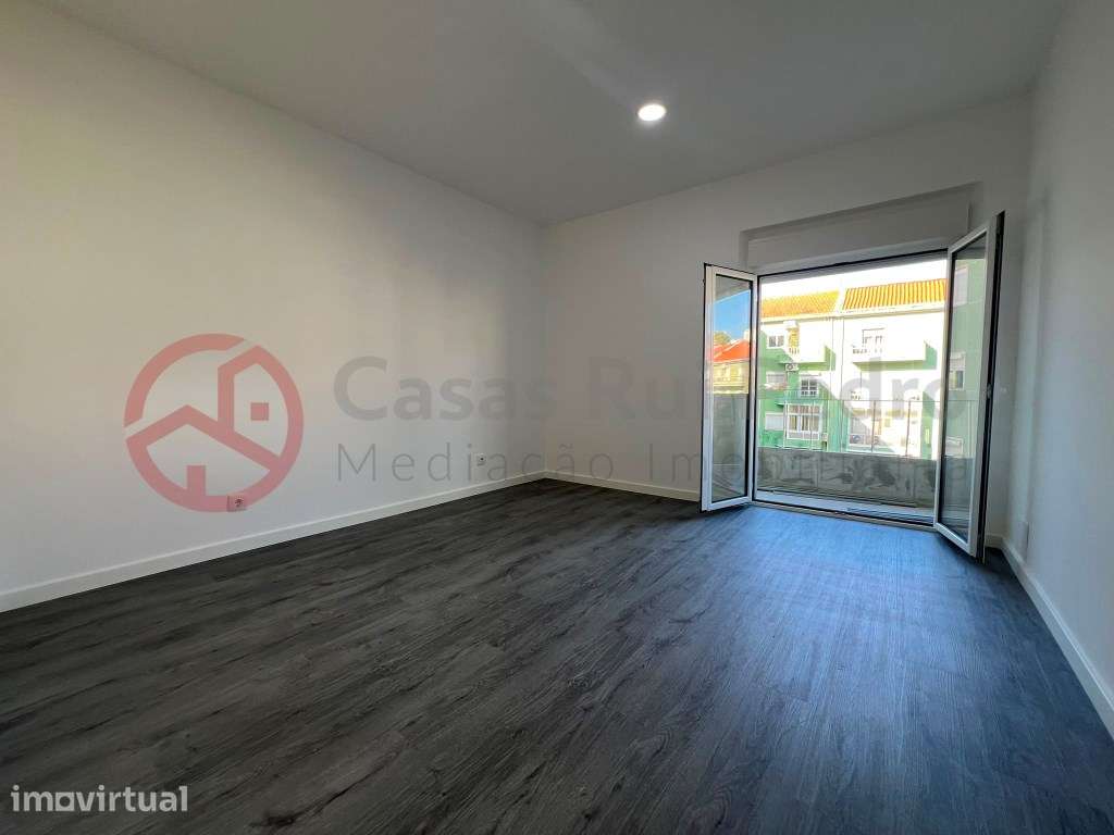 T2 Totalmente Remodelado na Cova da Piedade - Grande imagem: 5/16