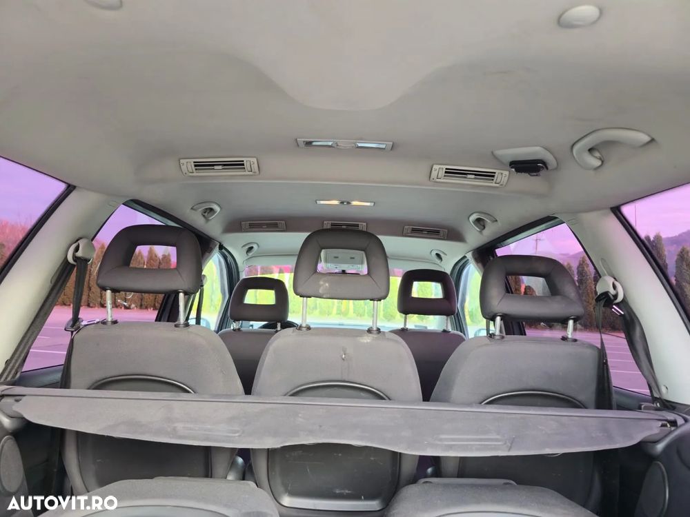 Volkswagen Sharan 1.9 TDI Comfortline Family - 16