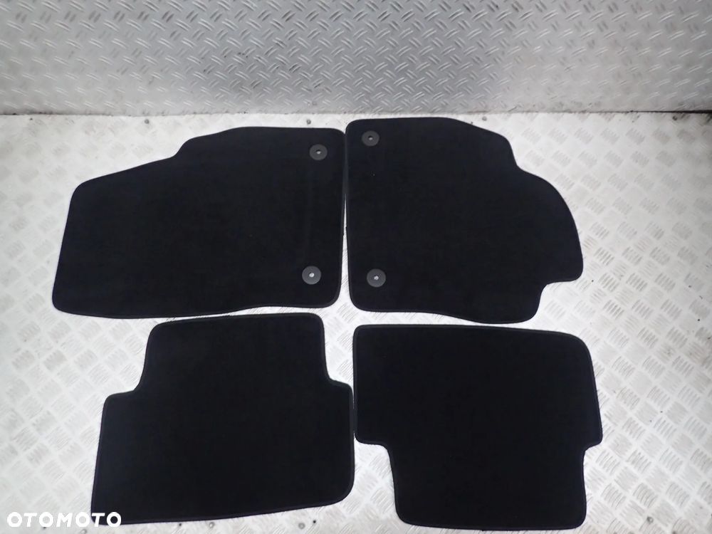 DYWANIKI VW POLO 2G1863011B - 1