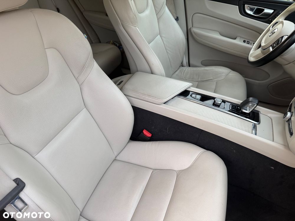 Volvo XC 60 B5 B AWD Momentum - 9