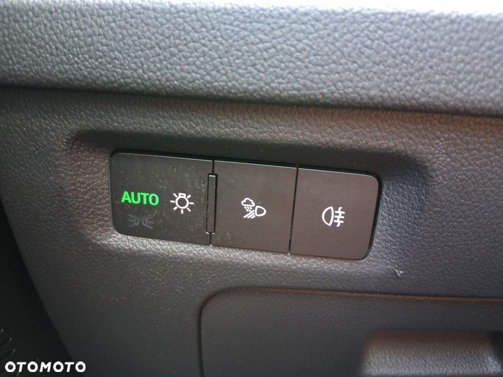 Skoda Octavia 1.5 TSI mHEV Selection DSG - 22