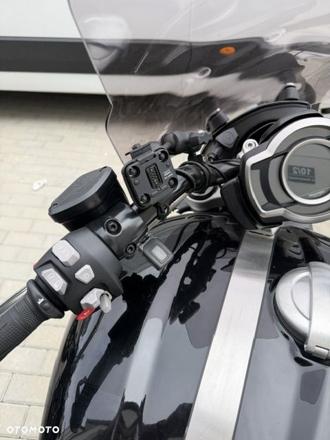 Triumph Rocket - 10