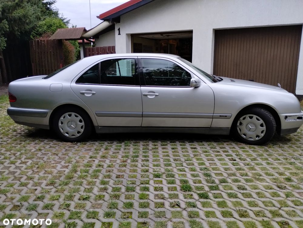 Mercedes-Benz Klasa E - 4