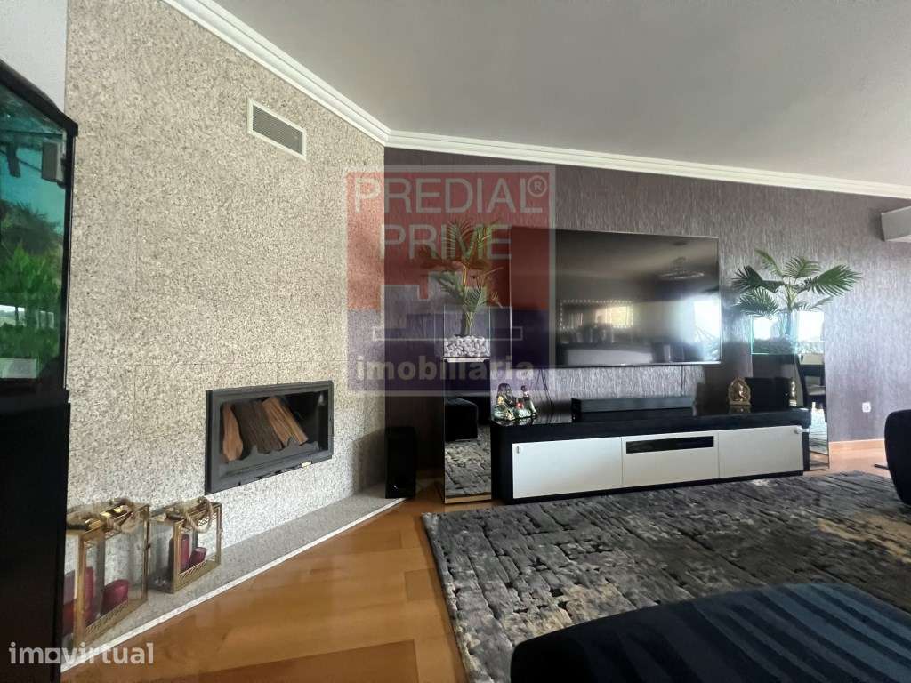 APARTAMENTO T4 INSERIDO EM CONDOMÍNIO FECHADO EM OLIVEIRA DE AZEMÉIS - Grande imagem: 3/30