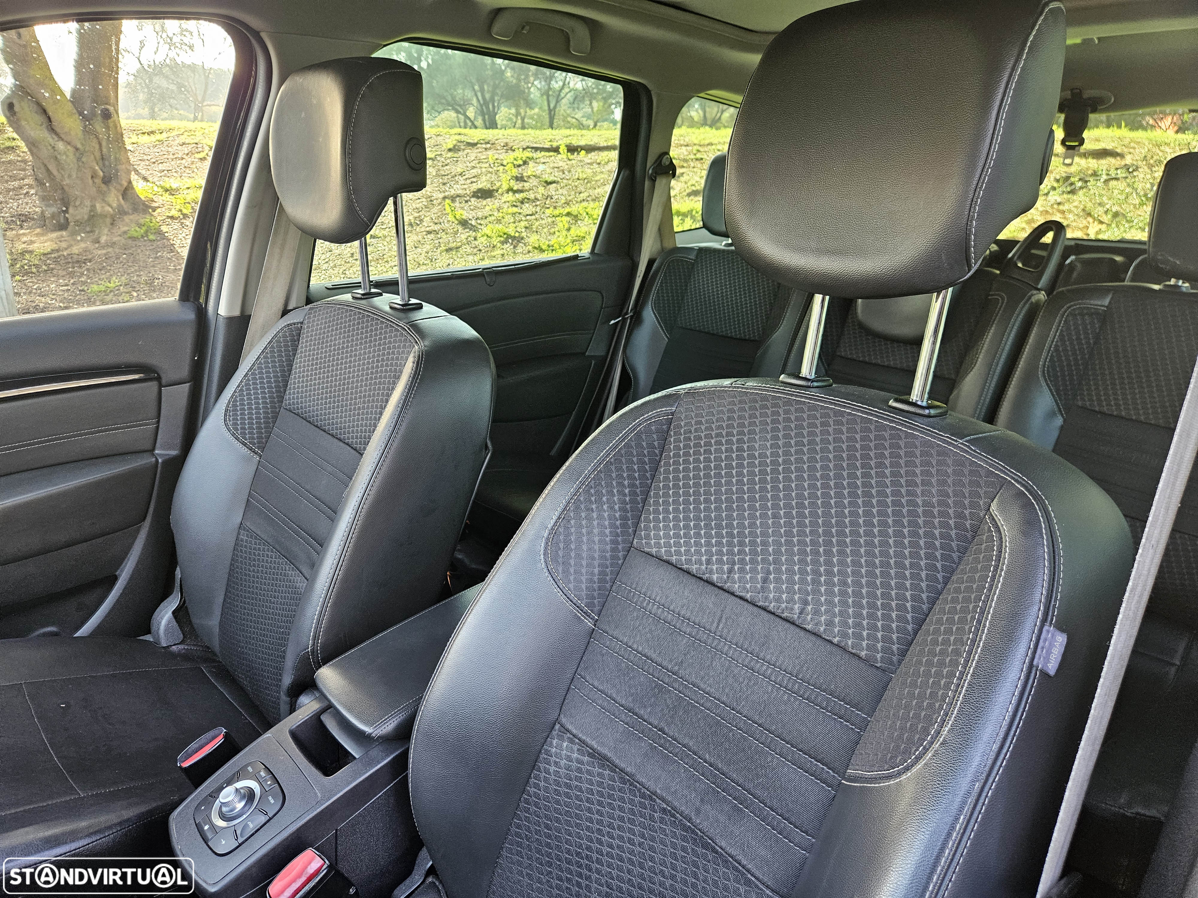 Renault Grand Scénic 1.6 dCi Bose Edition SS - 15