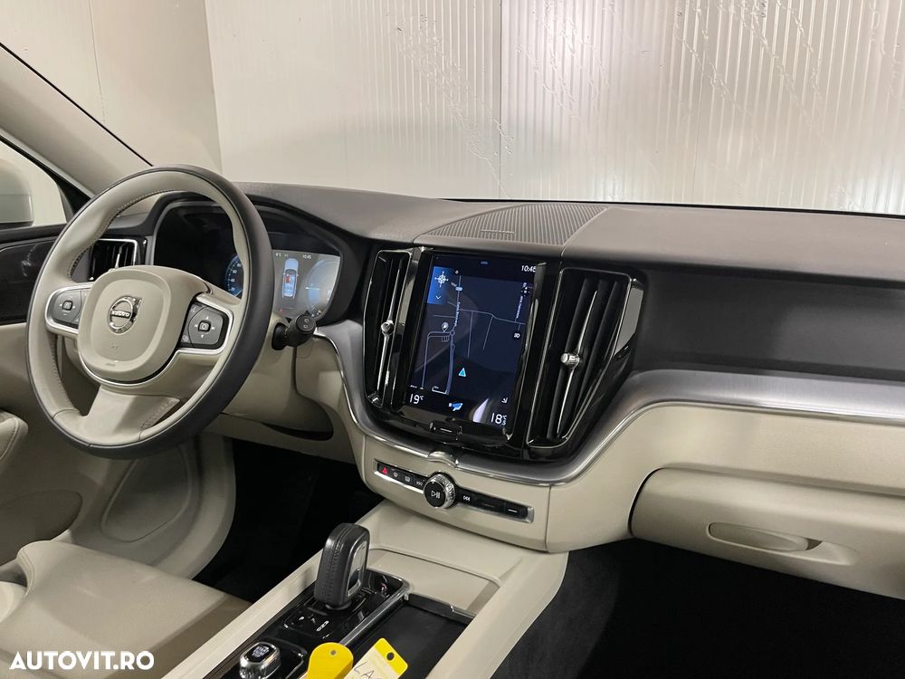 Volvo XC 60 T6 AWD Recharge Geartronic Inscription Expression - 9