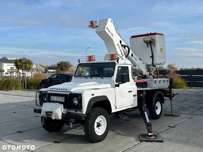 Land Rover Defender - 5