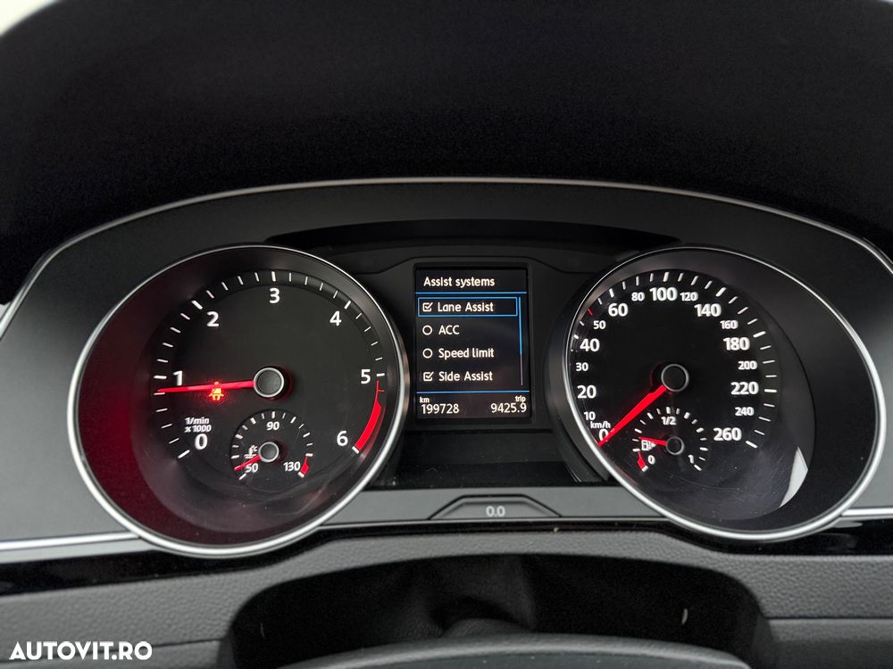 Volkswagen Passat Variant 2.0 TDI SCR DSG Business - 17